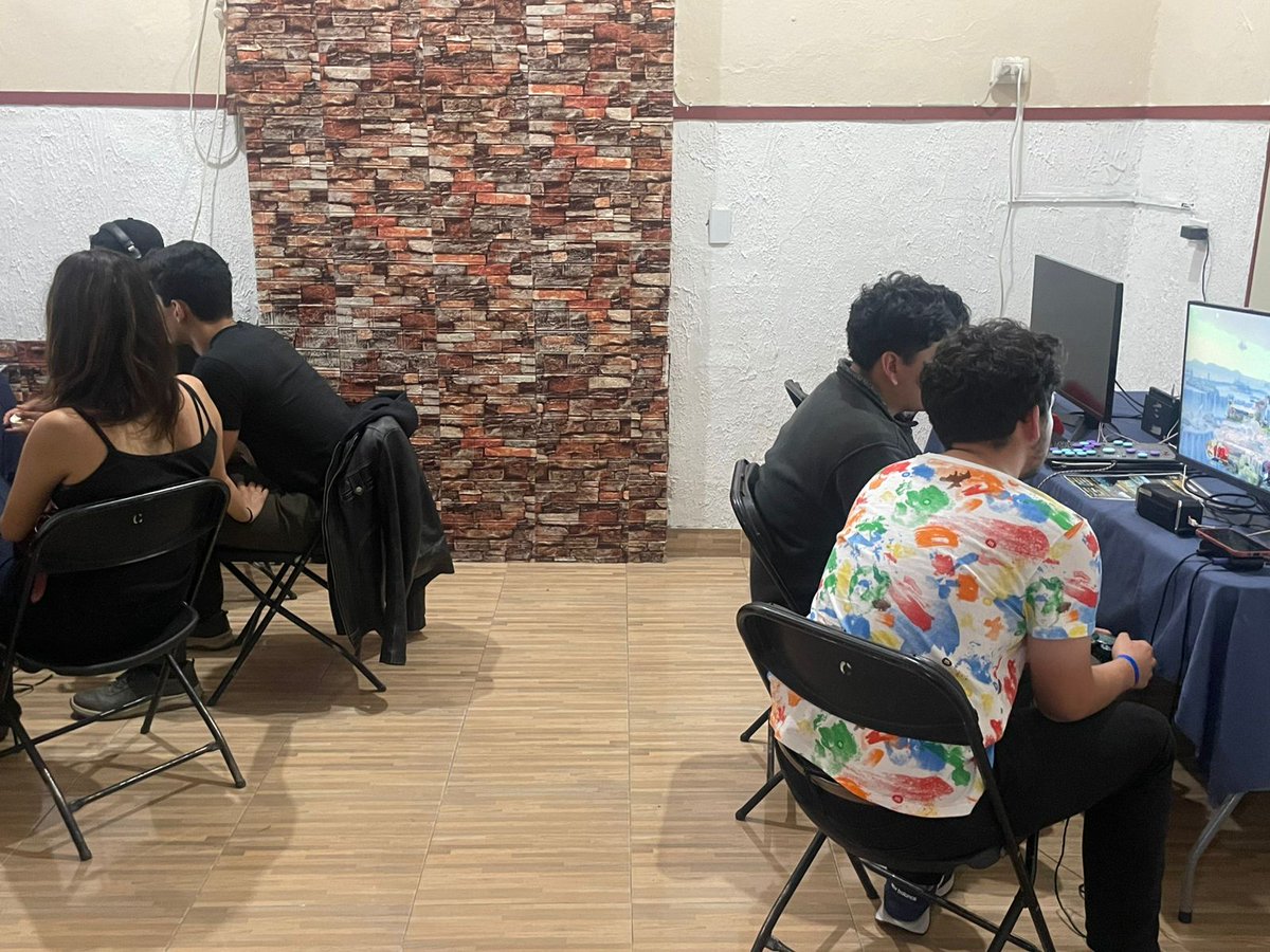 Finos Smash Club. Querétaro. tweet media