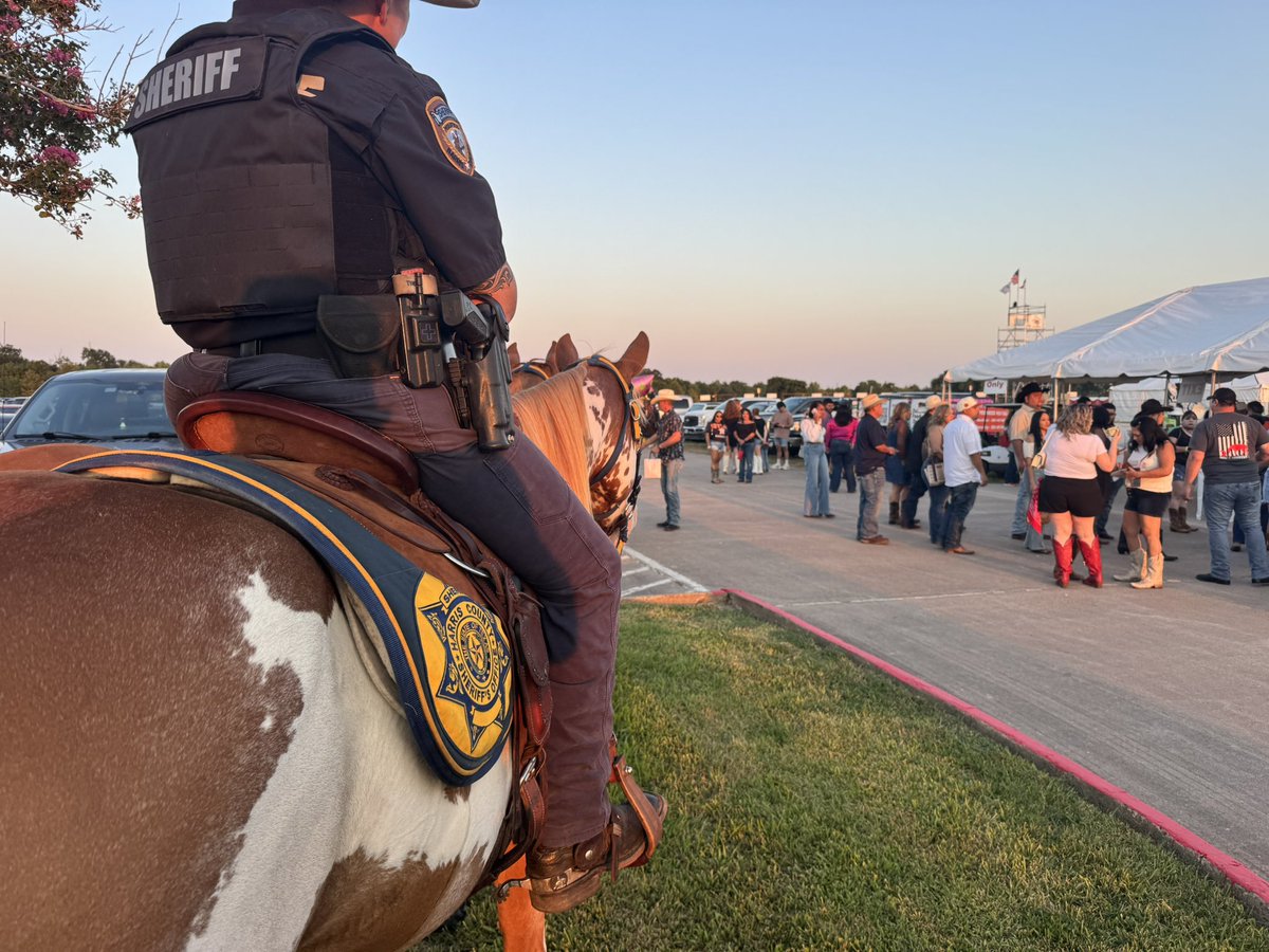 ChrisA_141's tweet image. Day 1 of the Pasadena Livestock Show &amp;amp; Rodeo Cook-Off is off to a great start!
The community came together for an evening of good food, live entertainment, and hometown spirit. Proud to be part of keeping the Western tradition alive.

#HCSO #HCSOTexas #HCSOMounted
