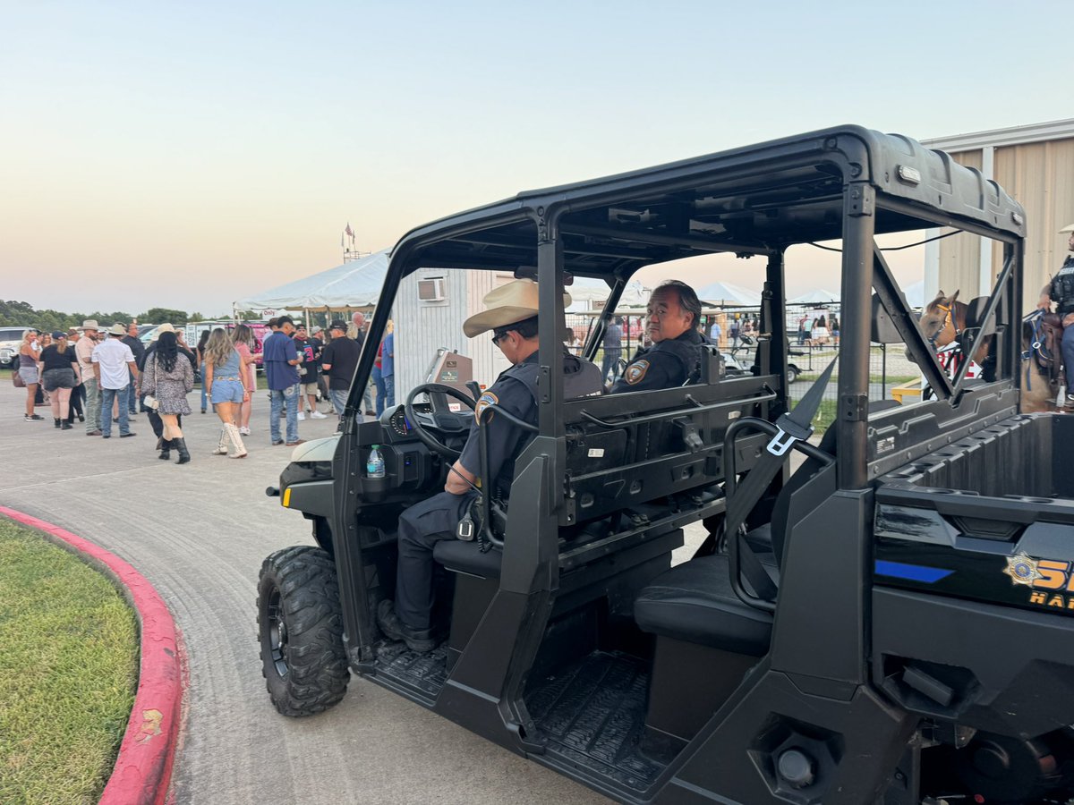 ChrisA_141's tweet image. Day 1 of the Pasadena Livestock Show &amp;amp; Rodeo Cook-Off is off to a great start!
The community came together for an evening of good food, live entertainment, and hometown spirit. Proud to be part of keeping the Western tradition alive.

#HCSO #HCSOTexas #HCSOMounted