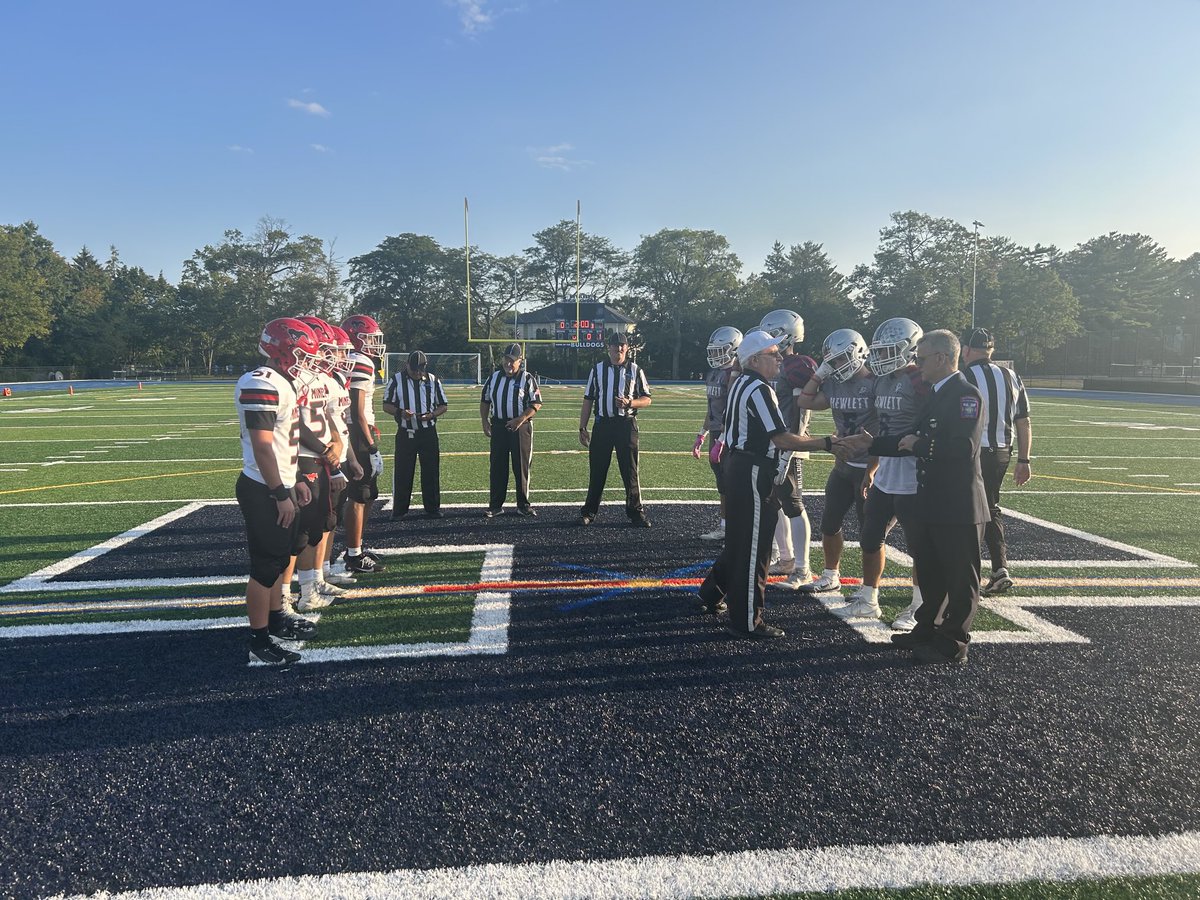 HWPSBulldogs's tweet photo. Oh what night! Friday night win 35-12 against Mineola. Way to start the season. Next week home on 9/20.. homecoming. #GoBulldogs https://t.co/sYi8HbFXRD