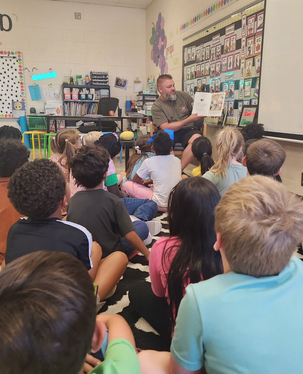 MrsMaynard1st's tweet photo. Reading in the Schools Day @ChristianaES1 was wonderful! https://t.co/2ssQvPikKZ