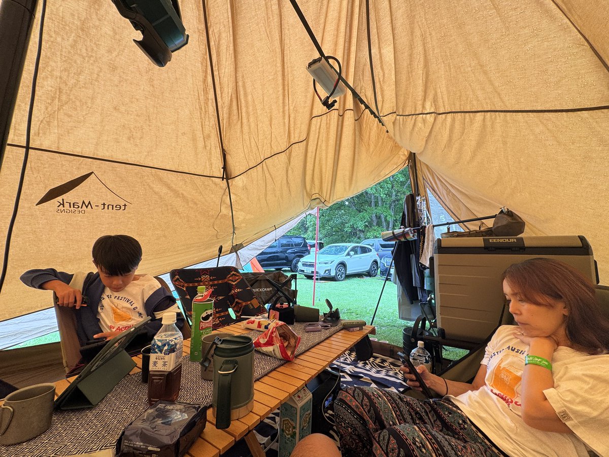 Camperbear1's tweet photo. 毎年恒例のニューアコ！設営完了！

フリーバリカンあるとの事なので自分の頭を丸刈りしてくれかたいませんか？

#ニューアコ 
#どうせなら美容師に坊主にされたい https://t.co/fH2nlz0zX2
