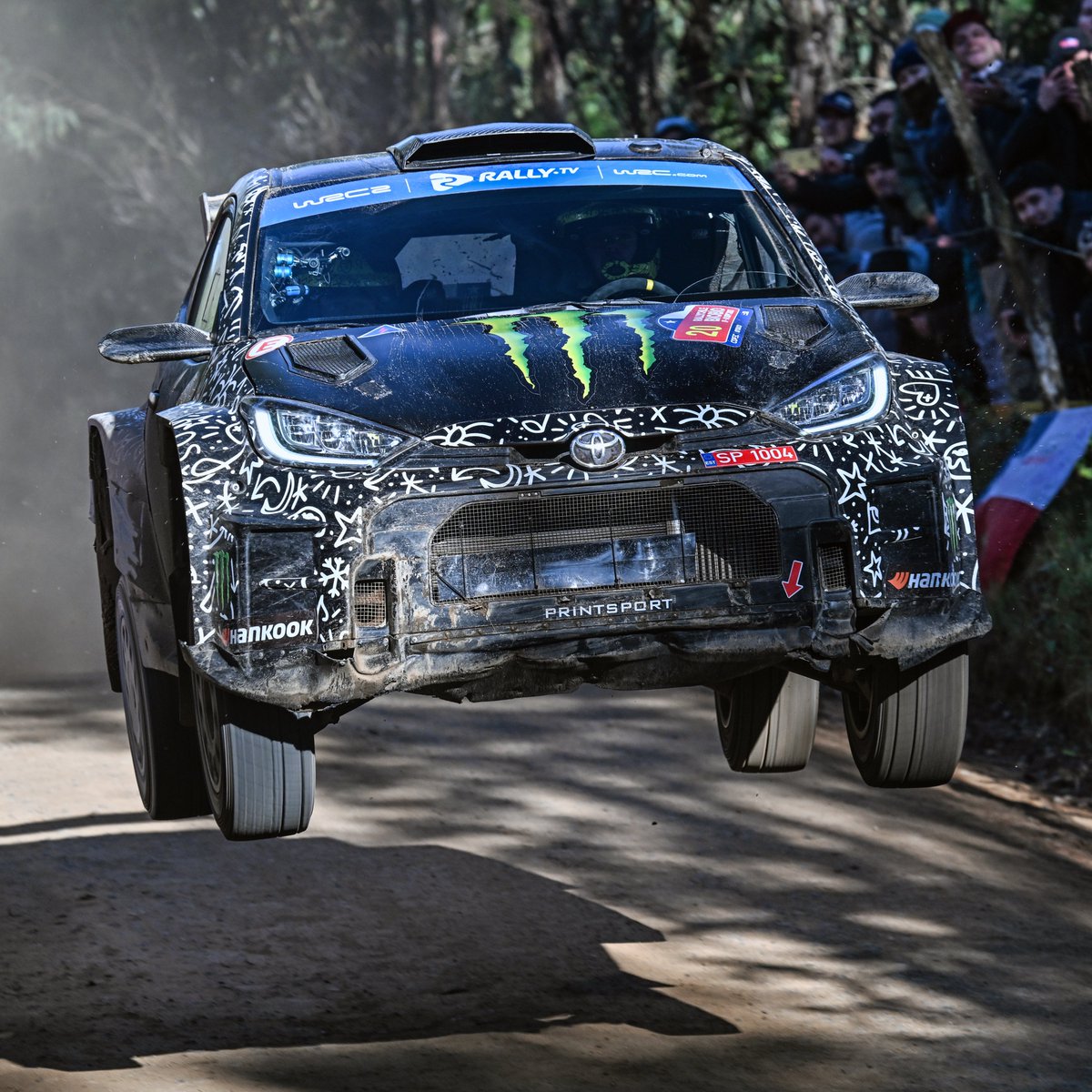 Oliver Solberg 🇸🇪 leads WRC2 in Chile by 10.4 seconds after Friday! 🔝💪

#ToyotaGAZOORacing #GRYarisRally2 #WRC #RallyChile