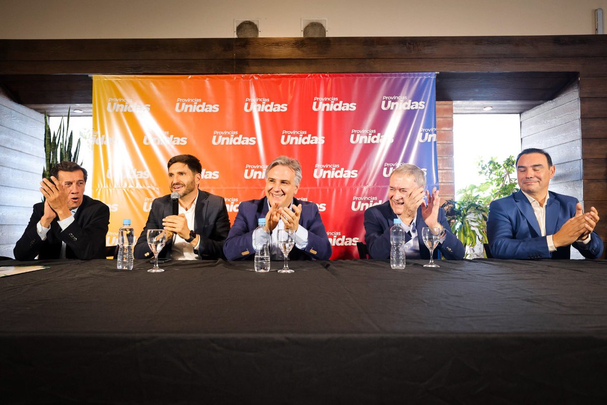 En #RíoCuarto, la capital alterna de #Córdoba, corazón de la agroindustria del interior argentino, nos reunimos junto a <a href="/JSchiaretti/">Juan Schiaretti</a> y a gobernadores que integran la alianza nacional #ProvinciasUnidas: <a href="/maxipullaro/">Maximiliano Pullaro</a> (Santa Fe), <a href="/carlossadirjuy/">Carlos Sadir</a>  (Jujuy) y <a href="/gustavovaldesok/">Gustavo Valdés</a>