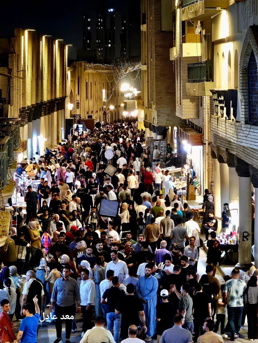 تبارك الله ، بغداد كلها طالعه تشوف شارع الرشيد بعد الترميم ، الله يديم الأمان والحياة السعيدة 🤩