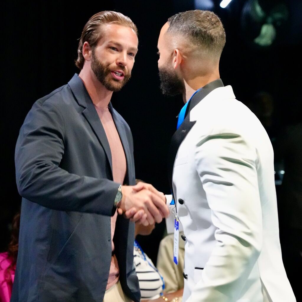 uemembers's tweet image. Family Offices ≠ VCs.

Great founders don’t present to family offices like they do to VCs. They build trust first: listen, add value, and think long-term. It’s not about knowing anyone. Every office is unique.

Alignment &amp;gt; urgency.
#FamilyOffices #VentureCapital #DFX