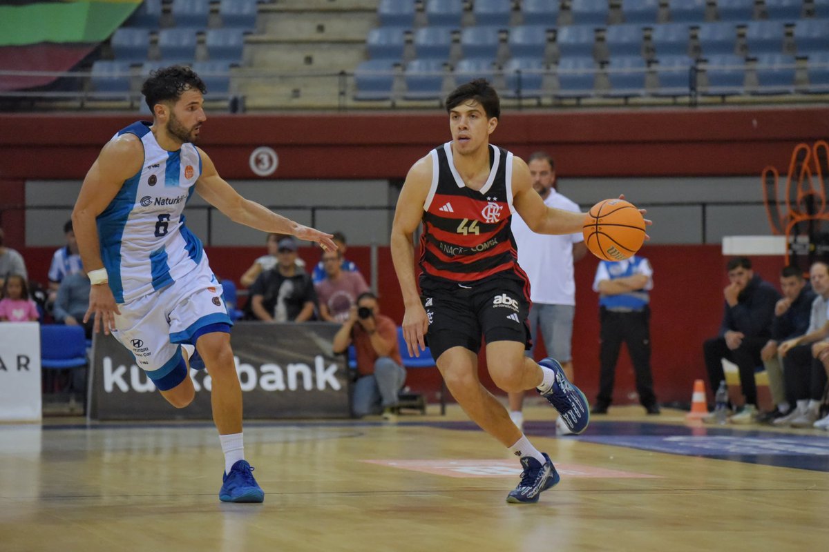Fim de jogo. O #FlaBasquete perde para o San Sebastian (ESP) por 84 a 79 no segundo e último amistoso preparatório para o Mundial de Singapura. 

A estreia do MENGÃO será na quinta-feira (dia 18), às 6h (horário de Brasília), contra o NBA G League United (EUA). 

📸 Giovanni