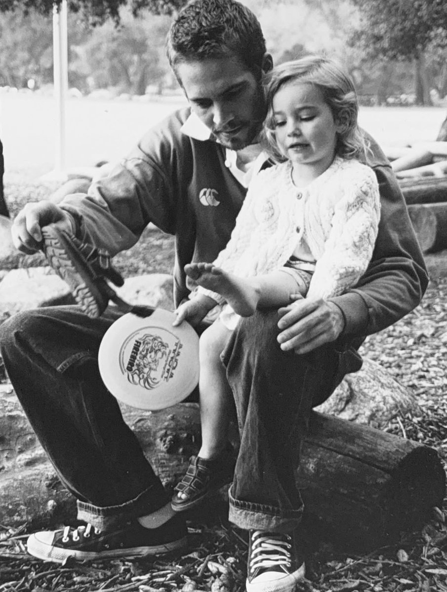 Mai_TypeR's tweet image. Happy 52 years old birthday Paul!
Have a great day!
We all love you forever ❤️
Miss you so much…..

Photo from Meadow’s instagram 

#PaulWalker