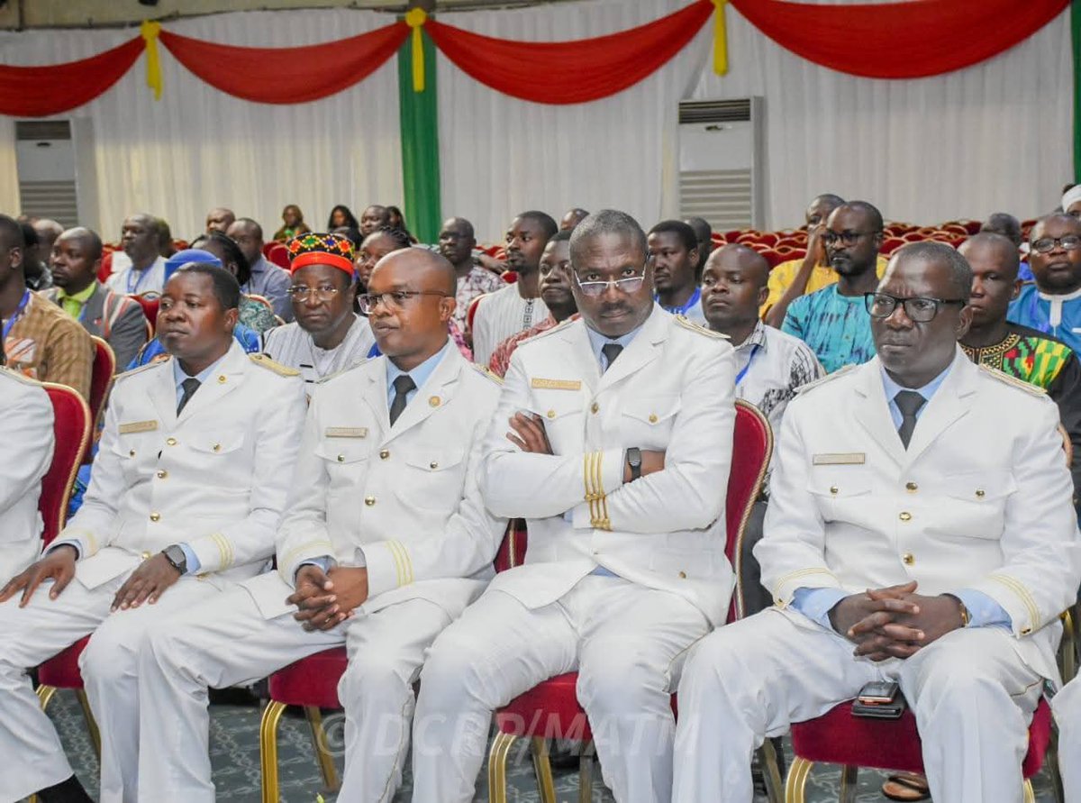 MATM_BF's tweet image. Les États généraux de la décentralisation s’achèvent à Ouaga 2000. Des recommandations fortes ouvrent la voie à une gouvernance locale refondée : collectivités renforcées, foncier sécurisé, génie militaire mobilisé. Un tournant décisif pour la souveraineté nationale.
#MATM