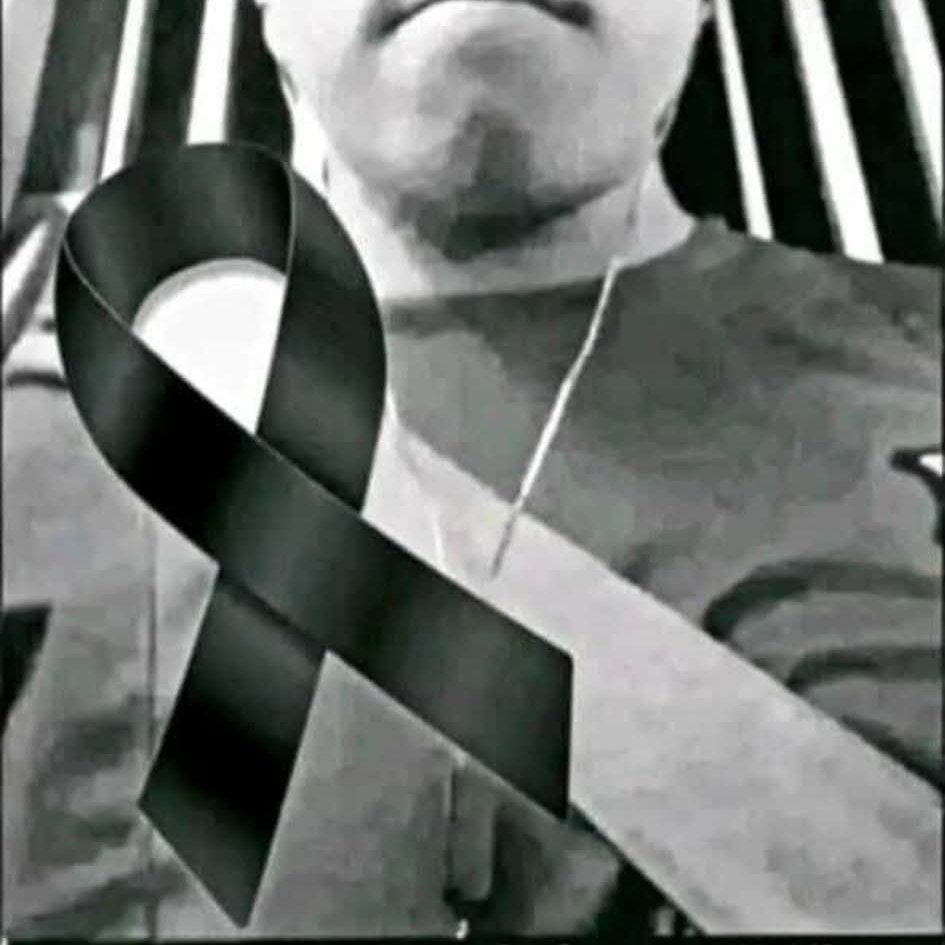 iqsolita's tweet photo. "SÍ TE TOCABA, CARNAL."

"Sí te tocaba, carnal. Porque te sentías intocable vendiendo puro v1cio, porque no tuviste hu3vos para sacarte un t1ro solo y cada que te rompían tu m4dre juntabas a tu "bandita" y le pegabas en bola al gü3y que solito te puso en tu m4dre.

Sí te tocaba, carnal. Porque sólo te dabas valor cuando estabas dr0g4do, tomado o cuando traías un 4rm4 de fuego contigo.

Sí te tocaba, carnal. Porque nunca supiste de respeto, porque insultaste a tu m4dre, golp3abas a tu pareja y te dedicaste a rob4r aún a los más indefensos.

Sí te tocaba, carnal. Porque nunca supiste el valor del trabajo y creíste que eras inmortal por andar armado en una motocicleta rob4da.

Sí te tocaba, carnal. Porque incluso tu familia sabía que eras una mi3rd4 de persona y nunca cambiaste. Pero las cosas pasan por algo y hoy que estás tirado a lado de tu motocicleta lleno de b4l4s, me doy cuenta que sí te tocaba, carnal.

Porque llegó un cobarde igual que tú y con un 4rm4 de fuego te quitó la v1da. Así que tú, tus familiares y las mi3rd4s con las que te juntabas eviten sus publicaciones inútiles, estúp1d4s, p3ndej@s y ridículas; pues sabemos que tu cangurera pirata, tu moto rob@da, tu gorrita p3ndej@ y tu acento v3rgu3ro nunca te dieron los hu3v0s que necesitaste para no terminar como lo que fuiste en vida: UNA B@SURA más de la sociedad. Así que, en conclusión, sí te tocaba, carnal."

Así que si andas de m@lviviente y ching@ndo gente trabajadora, rob4ndo a lo p3nd3j0, que tu familia no se queje cuando te m@t3n y te hagan lo que tú le hiciste a las personas!!
~ Tomado de la red con créditos a quién corresponda...
Gracias 🙏