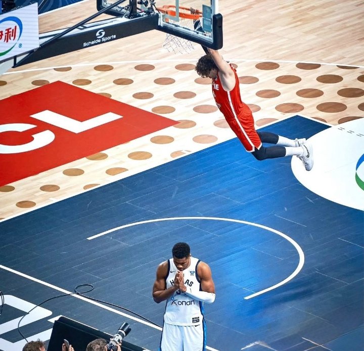 Tebrikler 12DevAdam. Sizinle gurur duyuyoruz. 🇹🇷🇹🇷🇹🇷
#12DevAdam #EuroBasket2025 #erginataman