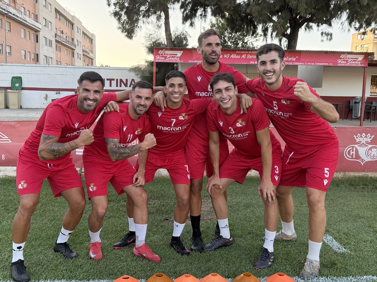 Chiclana_CF's tweet photo. ⚽️ #ChiclanaCF 🆚 #SevillaFCC
🏆 #3aRFEF - J2

¡Ganadores de la dinamica de grupo!

#ChiclanaCF #ChiclanaSevillaC #LosSueñosSeViven https://t.co/WRJnpu4mVH