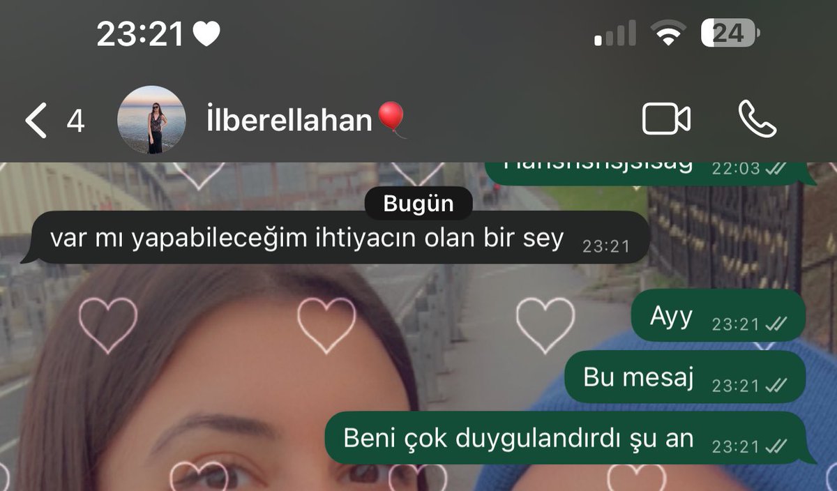 Ya bu kız İstanbul’a geliyor arkadaşlarrr 9 senenin dileği sonunda kabul oldu 🥺💃