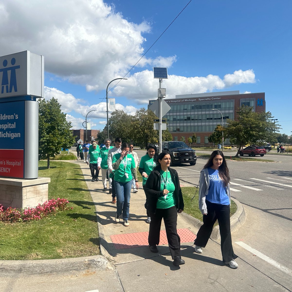waynemedicine's tweet image. We had perfect late summer weather for our 6th &quot;Walk with a Doc&quot; event, hosted Monday by our Office of Faculty Affairs. The goal of each session is to provide medical students and younger faculty with guidance from senior faculty while walking.

#WalkwithaDoc #waynestate