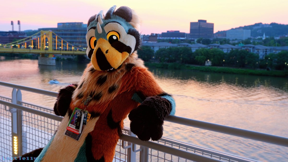 Sniper <a href="/Twilight_Saint/">Raze ➡️ MFF🔥🍻 //</a> at Anthrocon