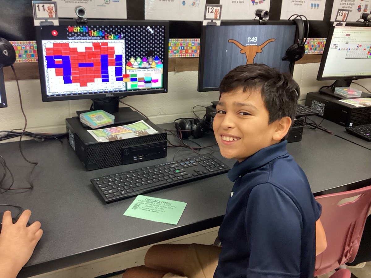 LYEcoding's tweet image. This week my students in Coding Lab honored 9/11. Proud of how they used technology to learn, remember, and share. @Las_Yescas