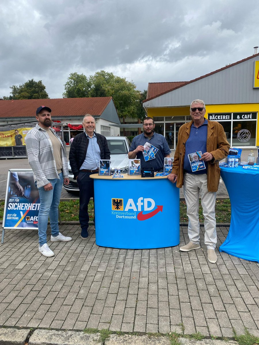 Infostand in Dortmund-Lanstrop

Klein aber fein: Mit vier gestandenen Männern und der Kreissprecherin fand der vorletzte Infostand heute, am 12.09.2025 in Dortmund-Lanstrop statt. 

Der zum Stadtbezirk Scharnhorst gehörende Stadtteil Lanstrop liegt im nördlichsten Teil der Stadt