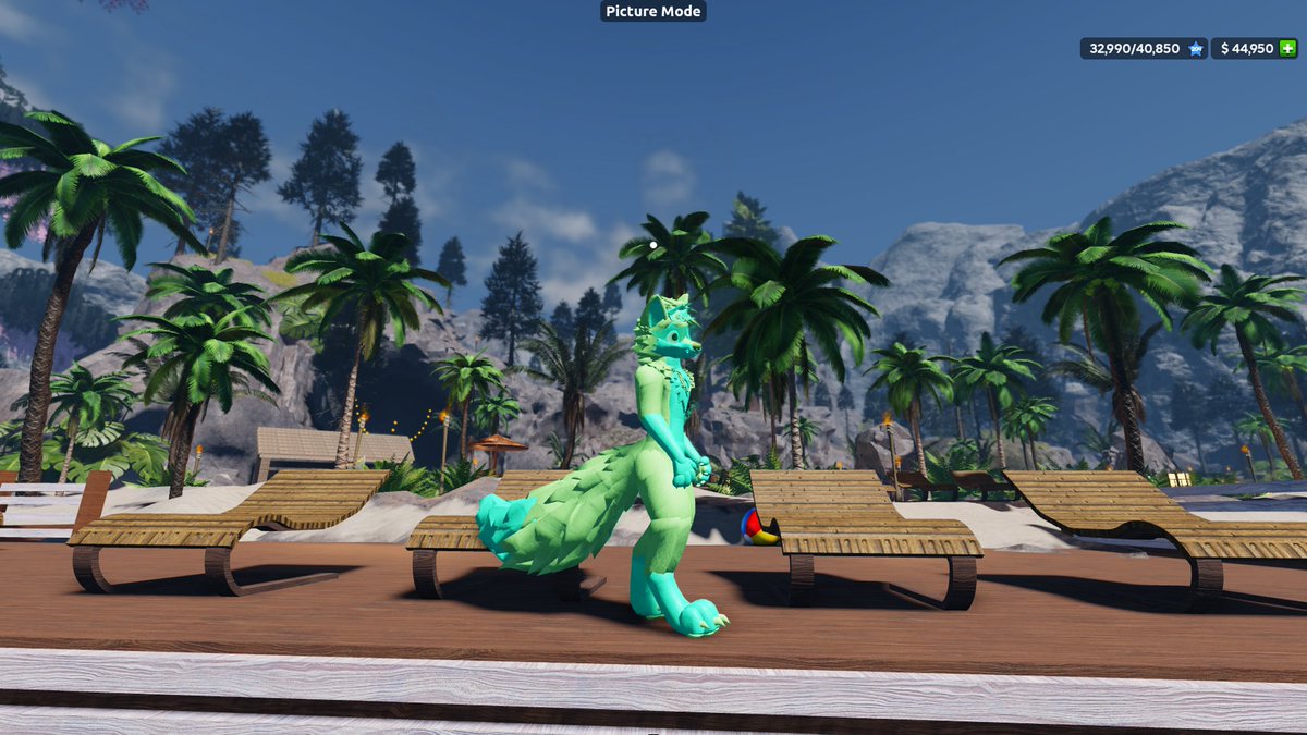 Say hello to my new fursona frosty the mint fox