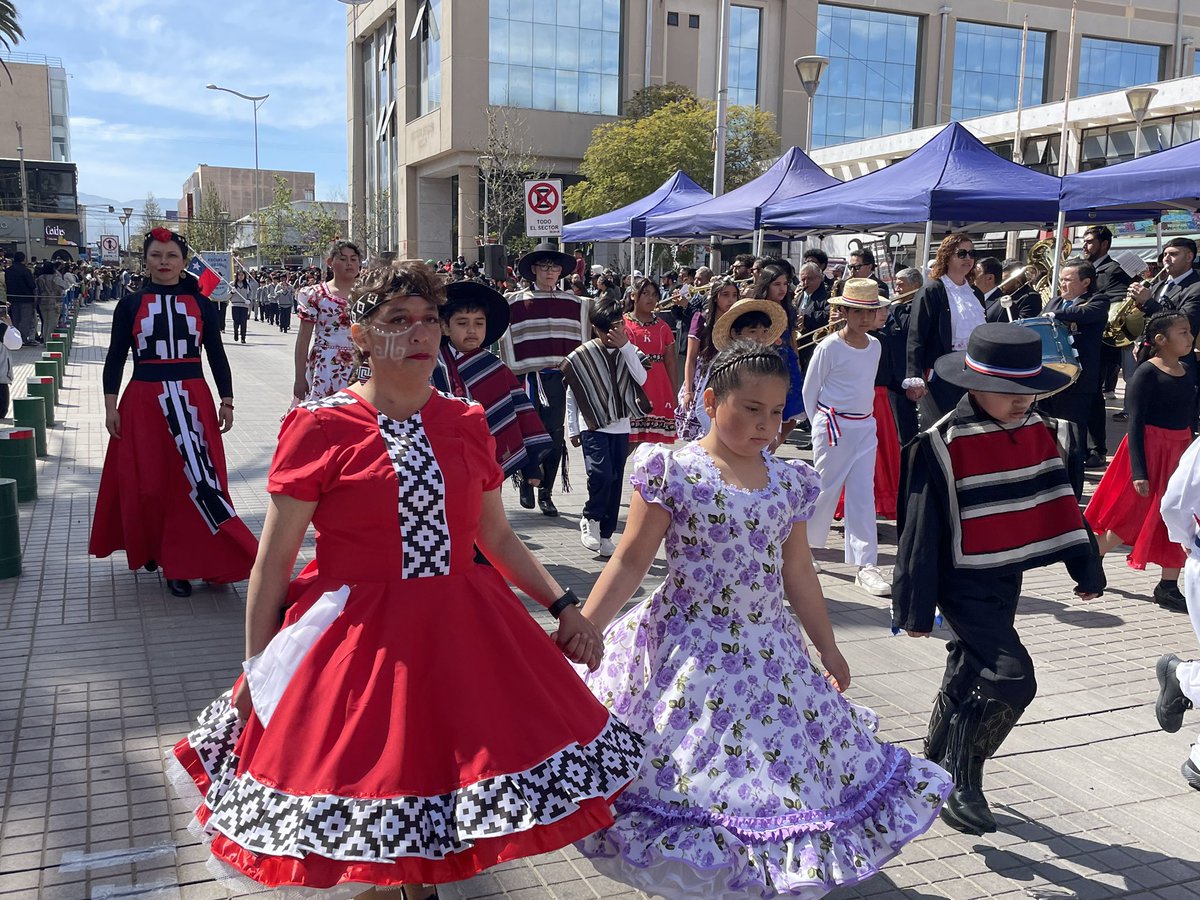 DPPLimari's tweet image. Con el tradicional desfile cívico de #Ovalle se dieron inicio a las celebraciones de Fiestas Patrias en la provincia de Limarí 🤝Invitado por el alcalde de #Ovalle Héctor Vega, el @DPPLimari Eduardo Alcayaga, participó de las actividades de la comuna con un llamado a un #18seguro