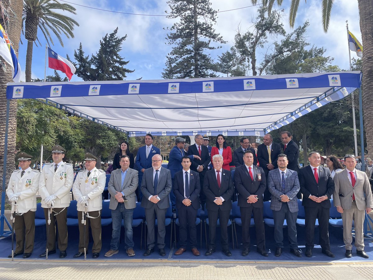 DPPLimari's tweet image. Con el tradicional desfile cívico de #Ovalle se dieron inicio a las celebraciones de Fiestas Patrias en la provincia de Limarí 🤝Invitado por el alcalde de #Ovalle Héctor Vega, el @DPPLimari Eduardo Alcayaga, participó de las actividades de la comuna con un llamado a un #18seguro