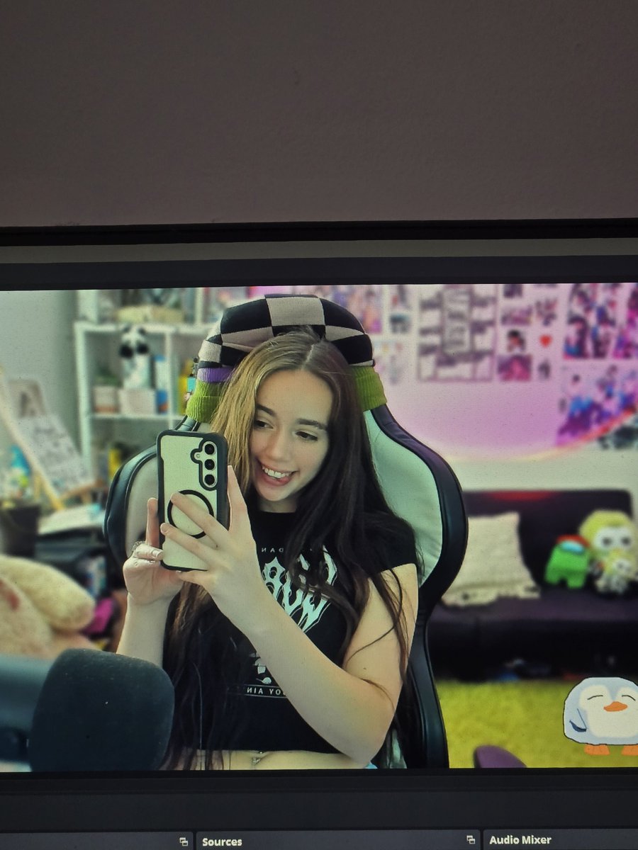 hailzo tweet media