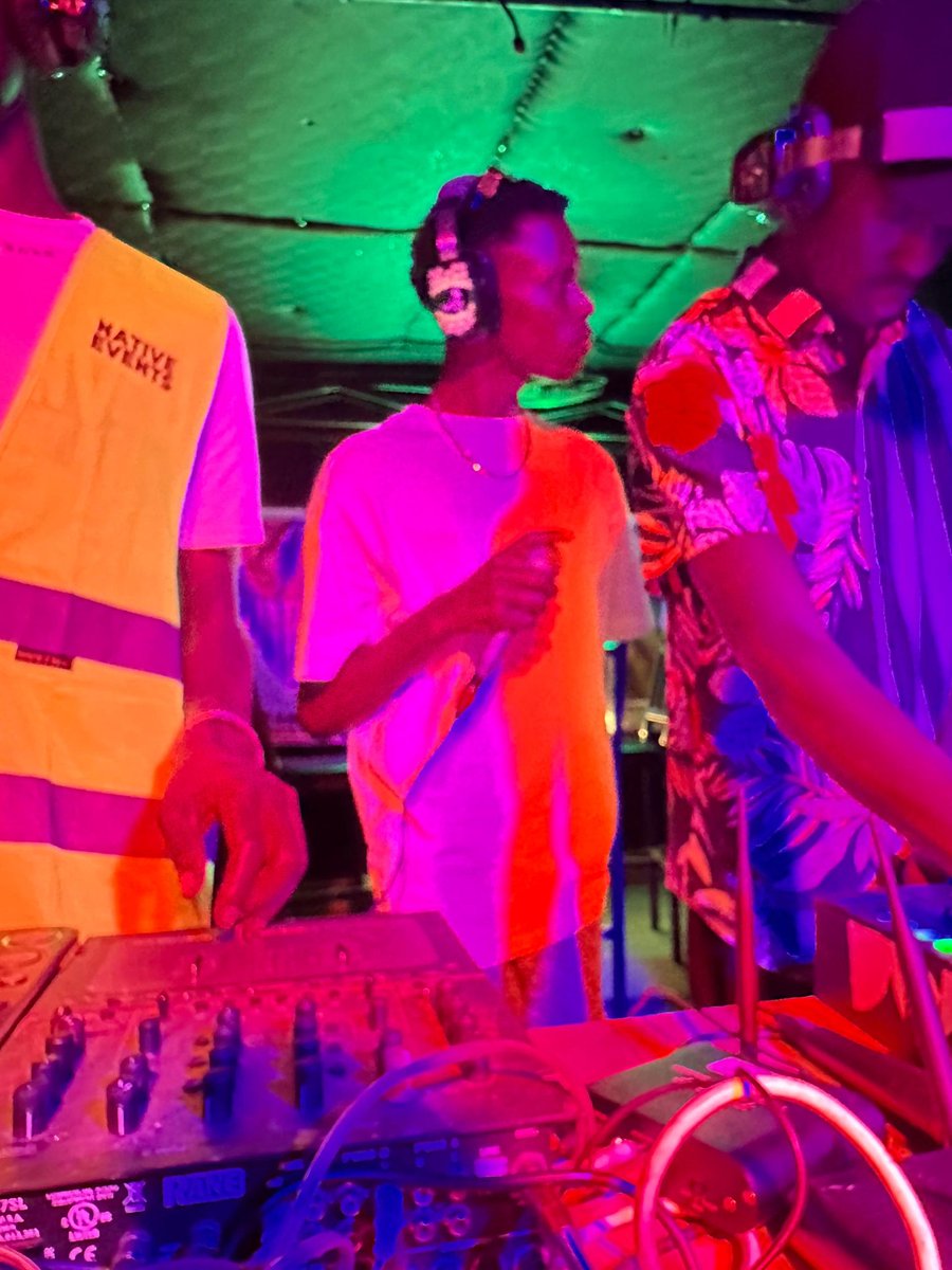 Ibanda people are a big deal 
Silent Disco at Friends Corporate Club right now.