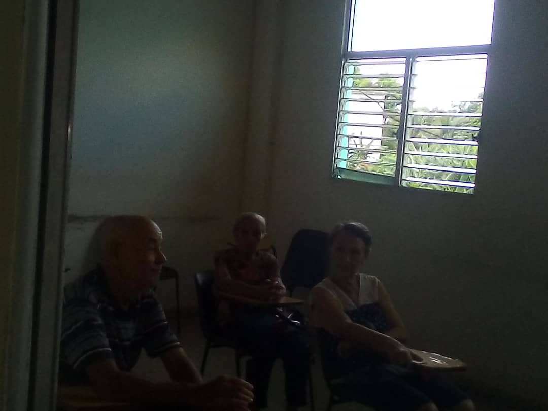 JanyMartnez10's tweet photo. Se reúne el núcleo zonal 26  con la participación de la M/B de consumo y servicio
Se propone a Roberto Cárdenas Pomares  precandidato a delegado al 9no congreso y a miembro del CC PCC
 Felicidades #MatancerosEnVictoria #100AñosConFidel #VamosConTodo https://t.co/qpvTQfII9n