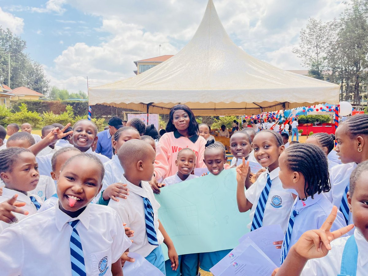 Divineela2's tweet photo. #Language takes you places.☺️

It was a big pleasure to be one of the facilitators with kifaransa village for the mentorship program at Consolata school.

It was all about promoting the French language and initiating children into team-building activities.@KifaransaVilage https://t.co/5pon6V6HNa