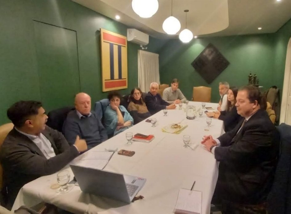 Dr Jorge E. Malena 马豪恩 博士 (@drjorgemalena) on Twitter photo 👍El director de <a href="/revistadangdai/">DangDai Revista Argentina China</a>, Lic Gustavo Ng, quien también es miembro del Grupo de Trabajo sobre 🇨🇳, nos brindó una sustanciosa exposición sobre su reciente viaje de estudios a #Xinjiang
👌 Gracias por el aporte! 👍El director de <a href="/revistadangdai/">DangDai Revista Argentina China</a>, Lic Gustavo Ng, quien también es miembro del Grupo de Trabajo sobre 🇨🇳, nos brindó una sustanciosa exposición sobre su reciente viaje de estudios a #Xinjiang
👌 Gracias por el aporte!