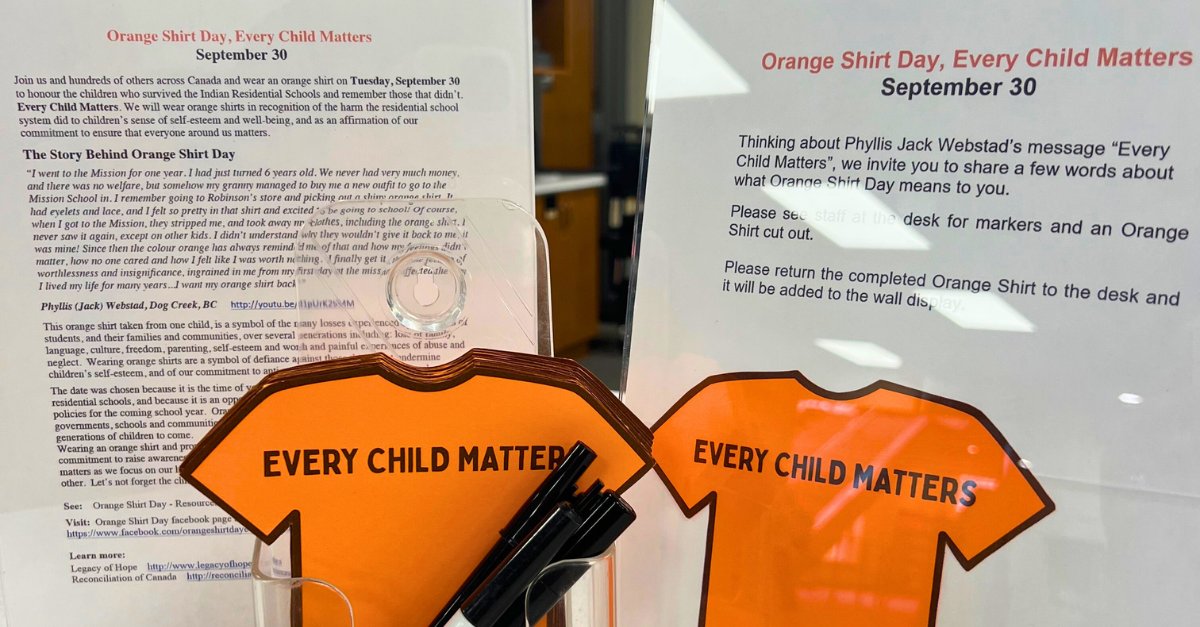 Milton_Library's tweet image. Share what Orange Shirt Day means to you! Pick up a t-shirt template from the information desk to write your response, and then return it to the desk once completed. The shirts will be displayed on a window or wall at your local branch.