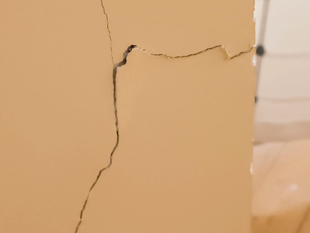 Gema 🧡 (@afectadal7b) on Twitter photo <a href="/Ivanjode/">Ivanjode</a> También se compra un ático y un chaletazo en la sierra con nuestros impuestos, y a los Afectados x la L7B de Metro en San Fernando de Hres <a href="/paml7b/">Plataforma Afectad@s Metro Línea 7b</a> nos quiere dar cuatro euros para arreglar x enésima vez nuestras viviendas y q firmemos q con eso se eximen d futuros hundimientos <a href="/Ivanjode/">Ivanjode</a> También se compra un ático y un chaletazo en la sierra con nuestros impuestos, y a los Afectados x la L7B de Metro en San Fernando de Hres <a href="/paml7b/">Plataforma Afectad@s Metro Línea 7b</a> nos quiere dar cuatro euros para arreglar x enésima vez nuestras viviendas y q firmemos q con eso se eximen d futuros hundimientos