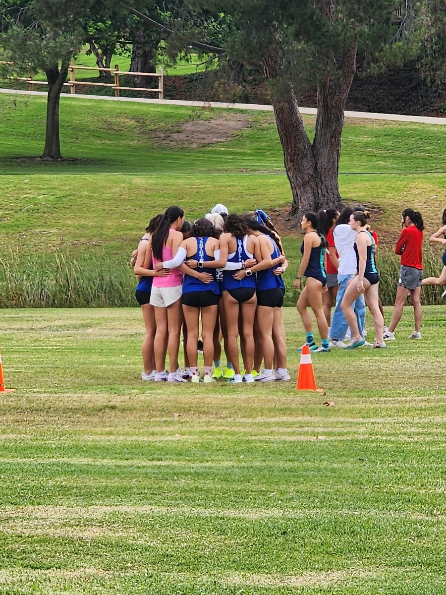 CSNCoyotes's tweet image. 2025 Biola Invitational Results:
WXC 5K

Cheyenne Dillingham – 20:32

Sienna Maisano – 20:39

Reese LeBaron – 20:57

Katie Iniguez – 21:08

Karyme Sánchez – 21:40

🐺🎽👟💨 #StridingForGreatness