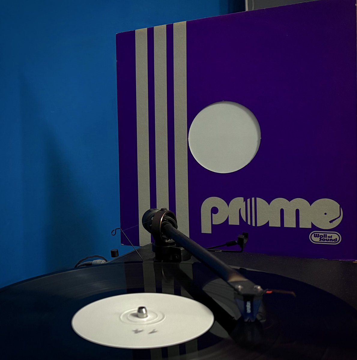 TrJiri's tweet image. Give 'em Enough Dope Volume Three
1996 Wall Of Sound
Now playing electronica on vinyl  
#acidjazz #triphop