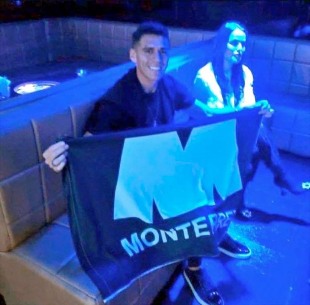 Hay que agradecerle mucho a este hombre, él empezó todo. Quédate el tiempo que quieras <a href="/HectorMorenoh/">Héctor Moreno</a>