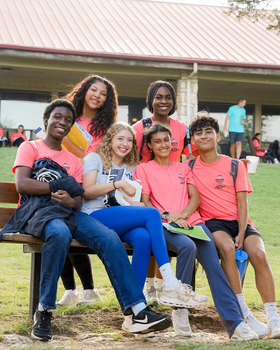 BishopLynch's tweet image. Nothing but smiles😁✨ #FriarFamily #BELONGING