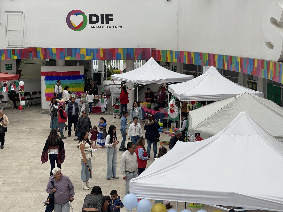 En el #DIF #SanMateoAtenco celebramos las #FiestasPatrias con niñas y niños usuarios de nuestros servicios, tuvimos una kermés mexicana en la que hubo juegos tradicionales, regalos y mucha diversión. 🇲🇽🎉🤠🎈
Por la niñez atenquense 
#UnidosConAmor ❤️