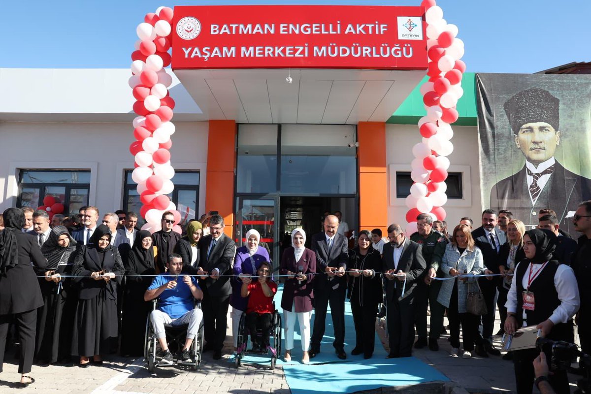 📍Batman | Engelli Aktif Yaşam Merkezi

Engelleri aşmak için gösterilen her çabanın ne kadar değerli olduğunu bir kez daha gördüğümüz anlamlı bir güne tanıklık ettik. Aile ve Sosyal Hizmetler Bakanlığımız tarafından Batman’a kazandırılan Engelli Aktif Yaşam Merkezi’nin açılışını