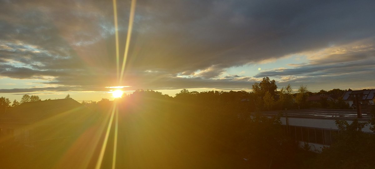 took this cool photo a while back and forgor to post