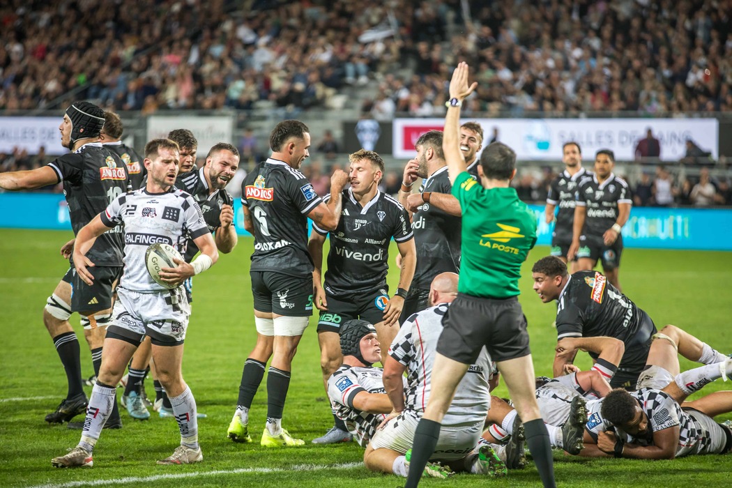 LaMontagne_TDS's tweet photo. Rugby | Pro D2
Maxime Sidobre, ce petit filou du CA Brive qui a rendu chèvre Valence Romans #CABVRDR
▶️https://t.co/hHPEJFZ36A https://t.co/WIfyODmTkj