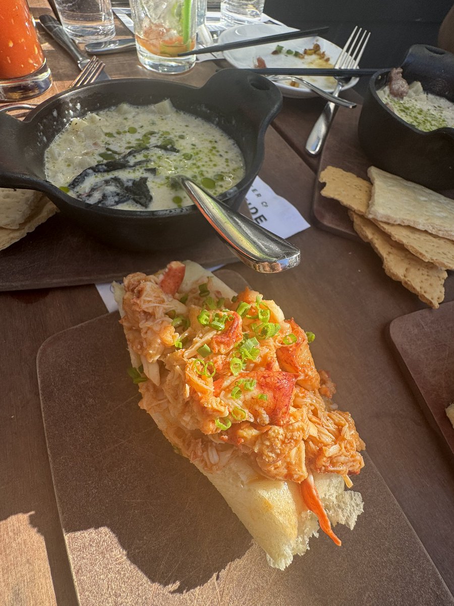 Luis J. Gomez tweet media