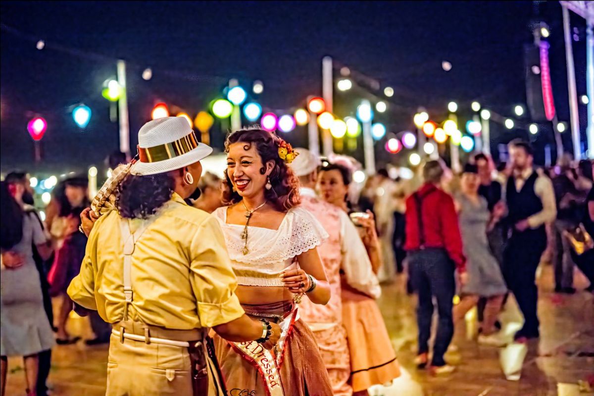 24 Hour Insiders Presale Announcement! 2026 Theme! 🤩 🎉💃🕺🎶✈️✨ - mailchi.mp/1940sball/pres…