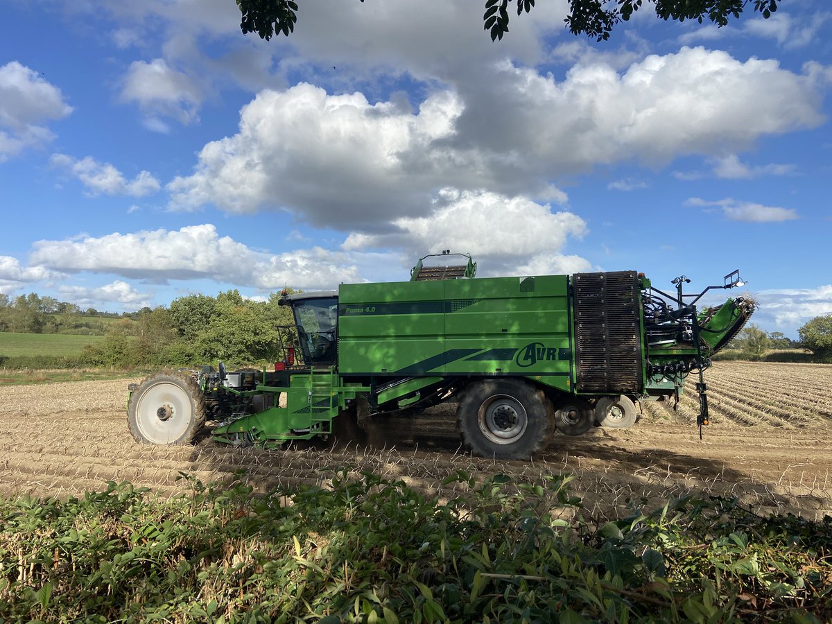 £575k worth of spud lifting equipment at work in Shropshire this afternoon