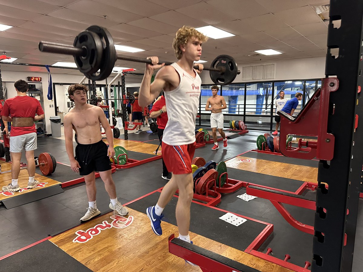 ☑️ Preseason Week 2 
👷‍♂️ Lunch Pail = Ben Roberts Smith
☄️ Team Johnson defeats Team Glidewell on the final at-bat in the bottom of the 9th inning!

‘You can’t change the wind, but you can adjust the sails’ 

#PrepFamily