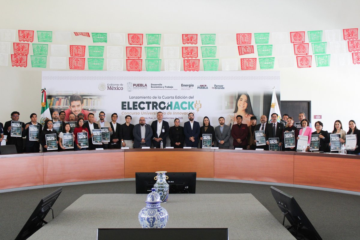 Estuvimos presentes en el lanzamiento de #ElectroHack2025, concurso universitario que impulsa la innovación y el talento joven en energía. 🚀⚡

Desde el <a href="/ClusterEPuebla/">Cluster Energético de Puebla</a>  seguimos fortaleciendo la vinculación academia-sector para un futuro sostenible. 🌱