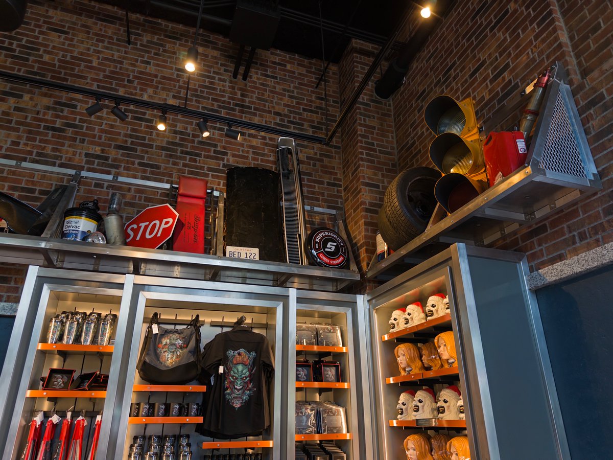 CritterClubHQ's tweet image. The Fast and Furious: Hollywood Drift gift shop (name pending) has opened! Here’s a look around at some of the details. 

Also a look at attraction entry signage going up.