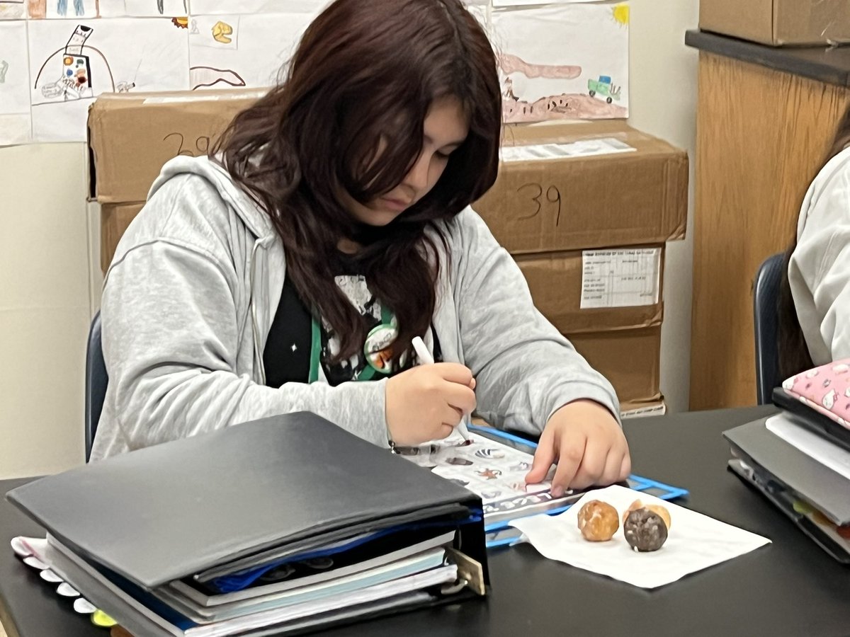 146reads1's tweet photo. Happy #Avidday from @GompersD86 These 6graders are celebrating their first year in @AVID4College by completing their #myavidwhy sheets & playing college bingo to win Avid swag! Oh, and how could I forget the donuts! https://t.co/DpCDVo4yLw