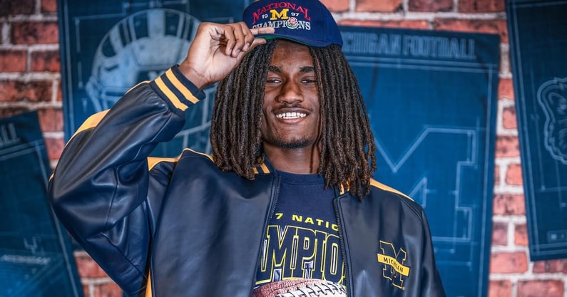 "I know I have to be obsessed and dedicated"

Meet four-star Michigan WR commit Zion Robinson (<a href="/ZionRobinson26/">Zion Robinson</a>), a freak athlete with Olympic pedigree who plans to play both football &amp; basketball in Ann Arbor (FREE) #GoBlue. on3.com/teams/michigan…