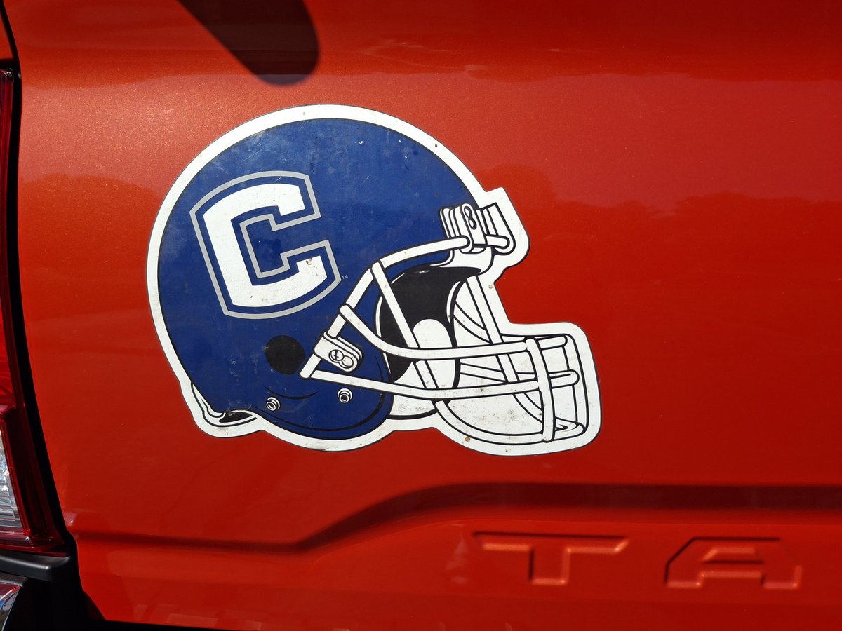 MarcjzHARTFORD's tweet image. Business Trip for an award-winning @SonsOfNutmeg tailgate on the road!! #BlockC #HuskiesOverEveryone @KSOB9188 @mkabs320