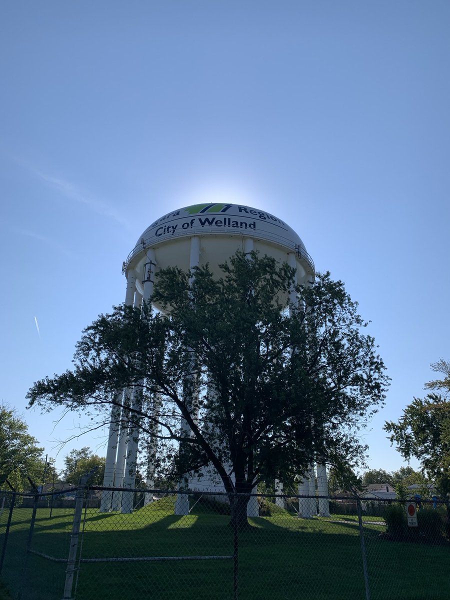 Multi-leg elevated water tank with a capacity of 5.7 million litres built in 1965 will be replaced with a system conforming to today’s codes. Coventry Road, Welland, Niagara Region.