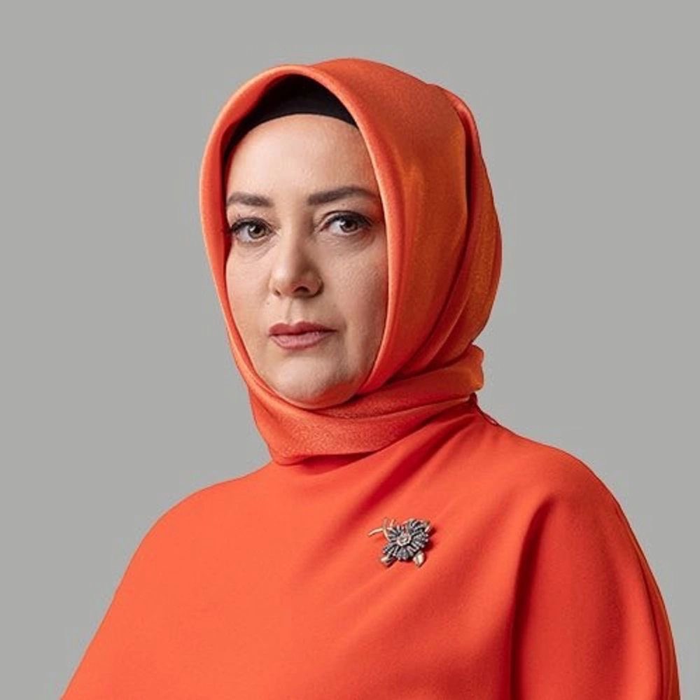 Ne evlenirken doğayı istedi ne de firazı her zaman anne sözü dinlemek lazımmış 

#kizilcikşerbeti